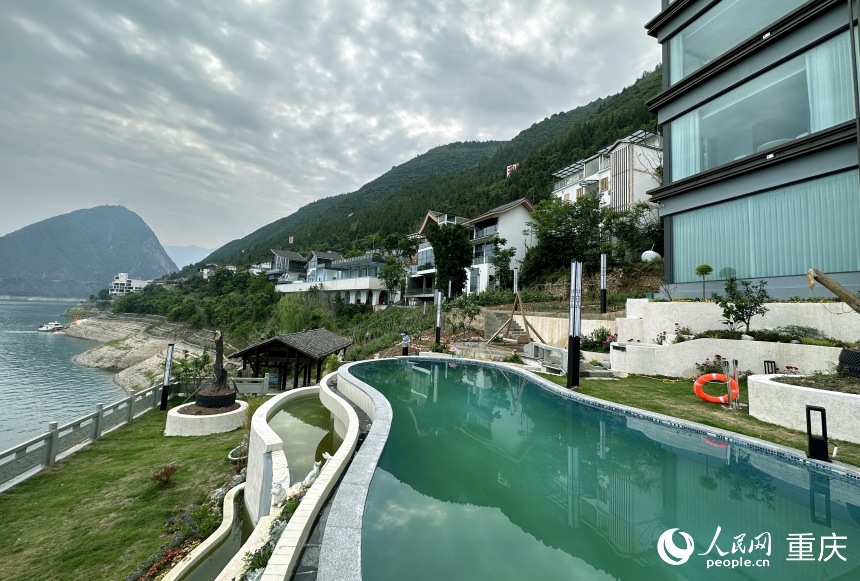 三峽里·竹枝村打造的特色民宿。人民網(wǎng)記者 劉政寧攝