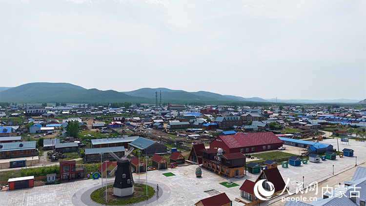 航拍恩和俄羅斯族民族鄉(xiāng)。人民網(wǎng)記者 齊浩男攝