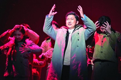 清華大學(xué)原創(chuàng)話劇《馬蘭花開(kāi)》在港演出。新華社發(fā)