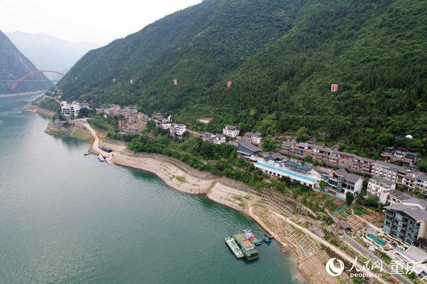 三峽里·竹枝村全長(zhǎng)2.5公里，如一條絲帶分布于長(zhǎng)江沿線。人民網(wǎng)記者 劉政寧攝