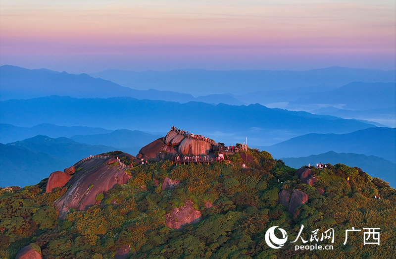 貓兒山日出。人民網(wǎng) 雷琦竣攝