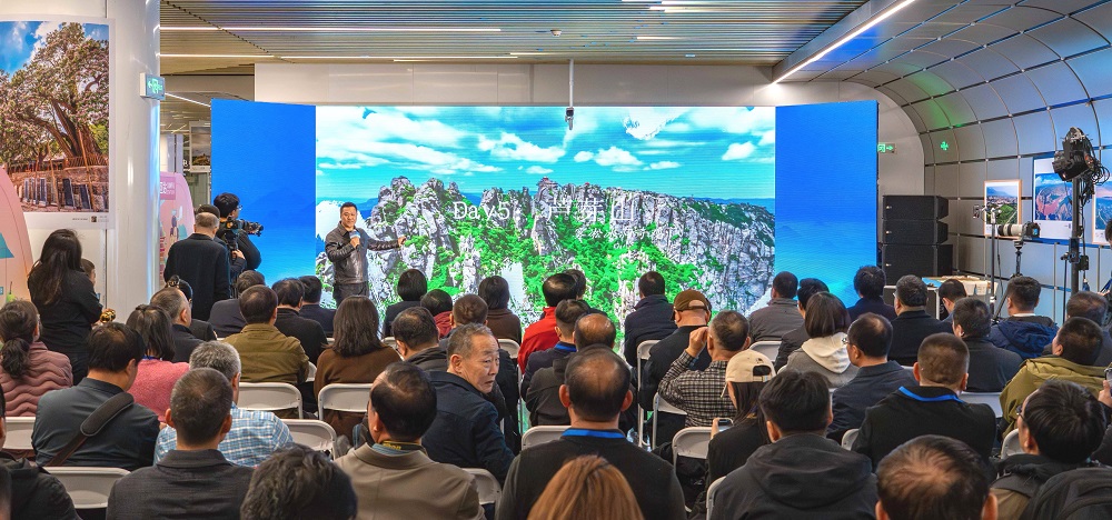 活動(dòng)現(xiàn)場，文旅星推官推介忻州。