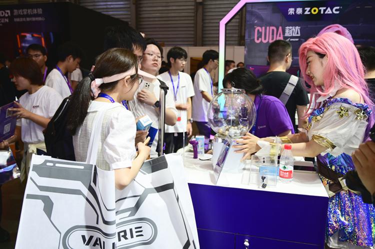 ChinaJoy 2023丨Solidigm首秀ChinaJoy,高性能旗舰固态硬盘助力游戏体验(图7) ChinaJoy 2023丨Solidigm首秀ChinaJoy,高性能旗舰固态硬盘助力游戏体验(图7)
